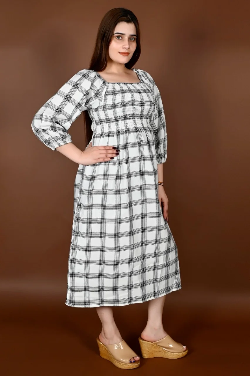 The Checked Midi Dress in Two Colors - Image 4